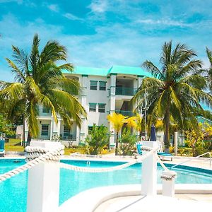 Best Western Grand Baymen Gardens
